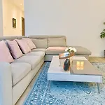 Spacious & Stylish 3 Bedroom Near Monaco *