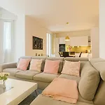 Spacious & Stylish 3 Bedroom Near Monaco Ferienhaus *