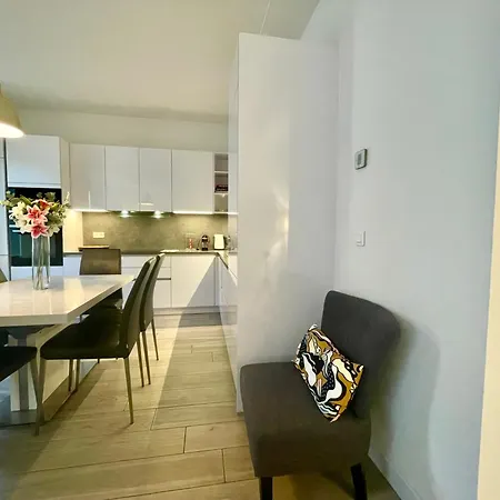 Casa de Férias Stylish 3-Bedroom Gem Steps From Monaco Spacious Beausoleil