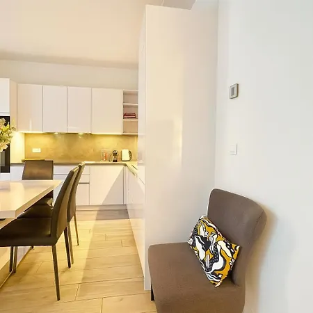 Spacious & Stylish 3 Bedroom Near Monaco Beausoleil
